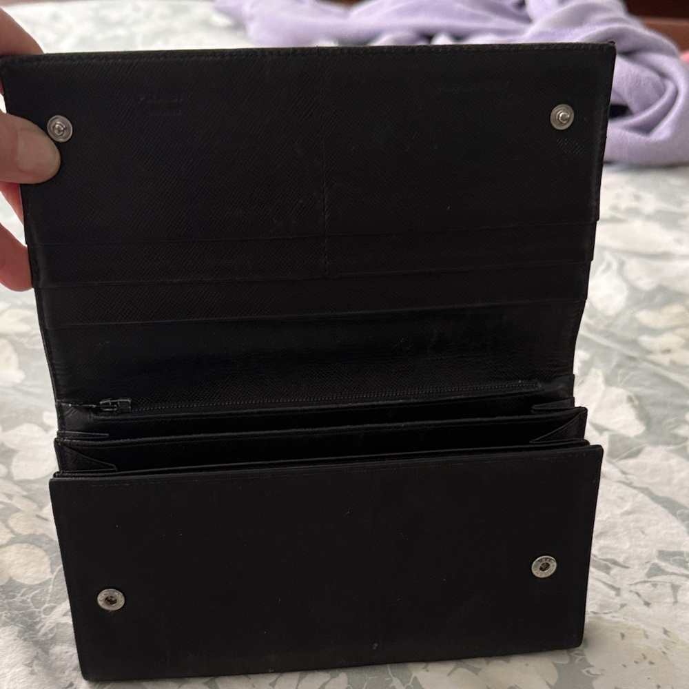 Authentic Vintage Prada Black nylon wallet. Leather inside - Miranda Approved! - Picture 3 of 5